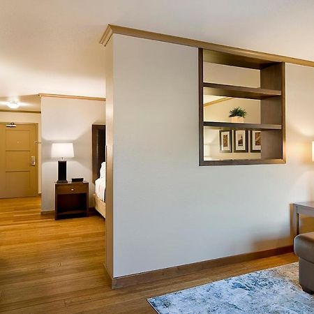 Clubhouse Hotel And Suites ปิแอร์ ภายนอก รูปภาพ