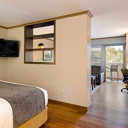 Clubhouse Hotel And Suites ปิแอร์ ภายนอก รูปภาพ
