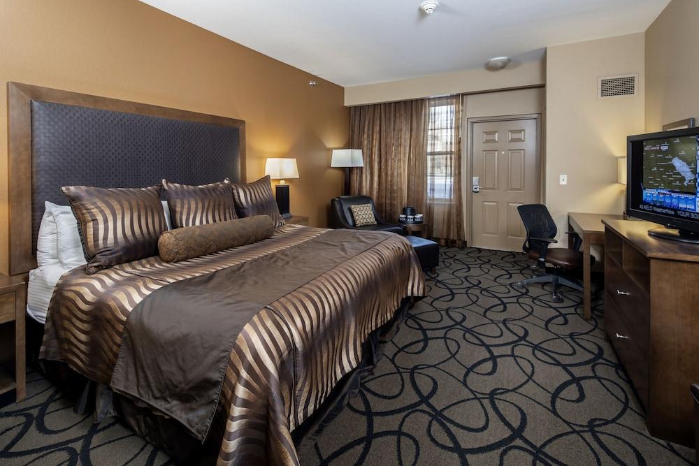 Clubhouse Hotel And Suites ปิแอร์ ภายนอก รูปภาพ