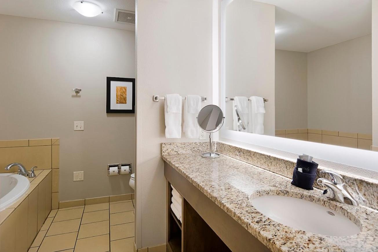 Clubhouse Hotel And Suites ปิแอร์ ภายนอก รูปภาพ