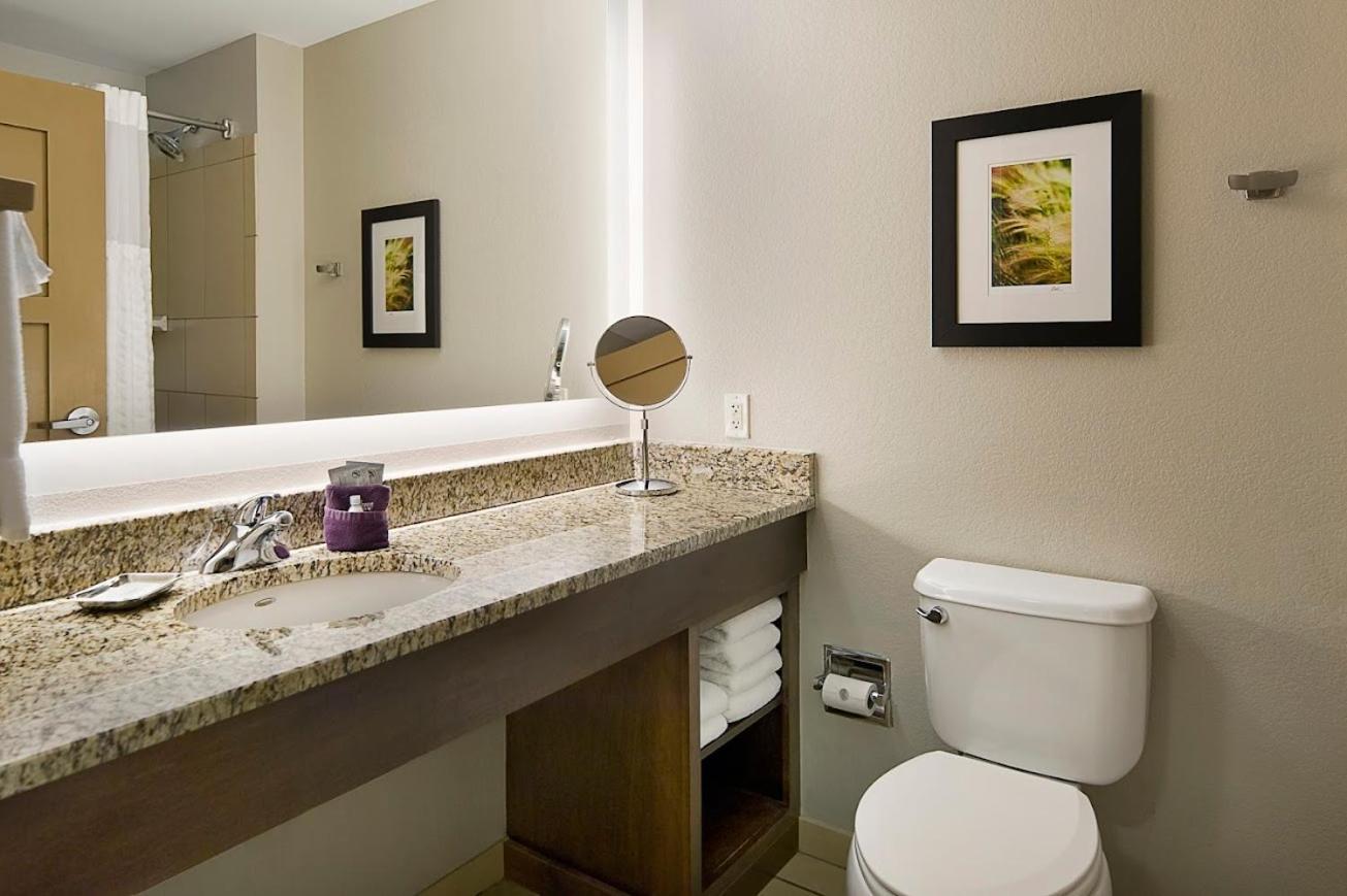 Clubhouse Hotel And Suites ปิแอร์ ภายนอก รูปภาพ