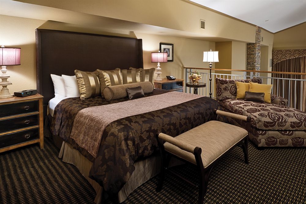 Clubhouse Hotel And Suites ปิแอร์ ภายนอก รูปภาพ